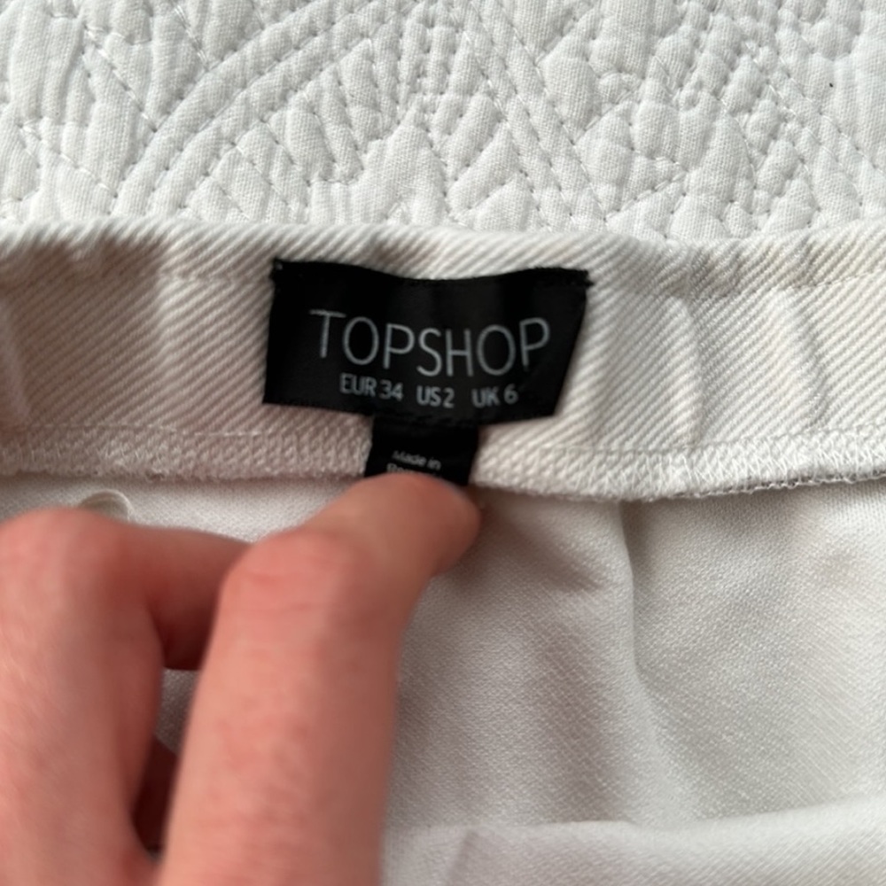 White TopShop mini white skirt
Size 2 - Picture 5 of 6